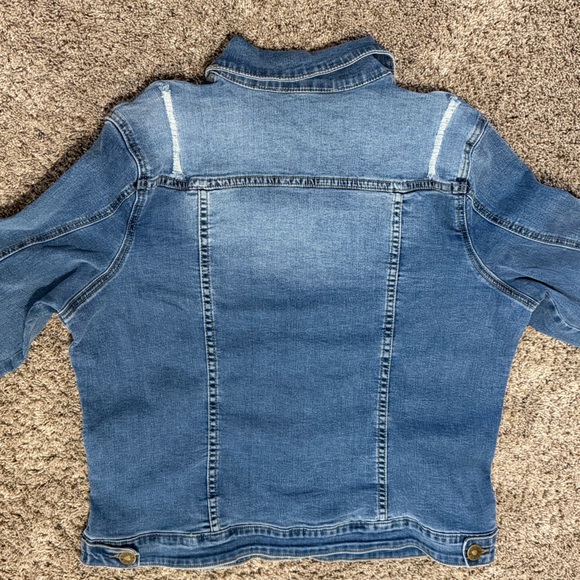K Jordan Women’s Embroidered Distressed Blue Denim Jean Jacket Size 12 NWOT - Picture 5 of 8